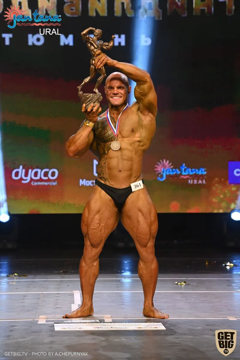 Кубок абсолютного чемпиона России по бодибилдингу завоевал нижегородский спортсмен