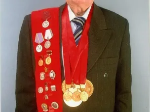 85-летний юбилей отметил заслуженный тренер СССР по биатлону Борис Мартынов