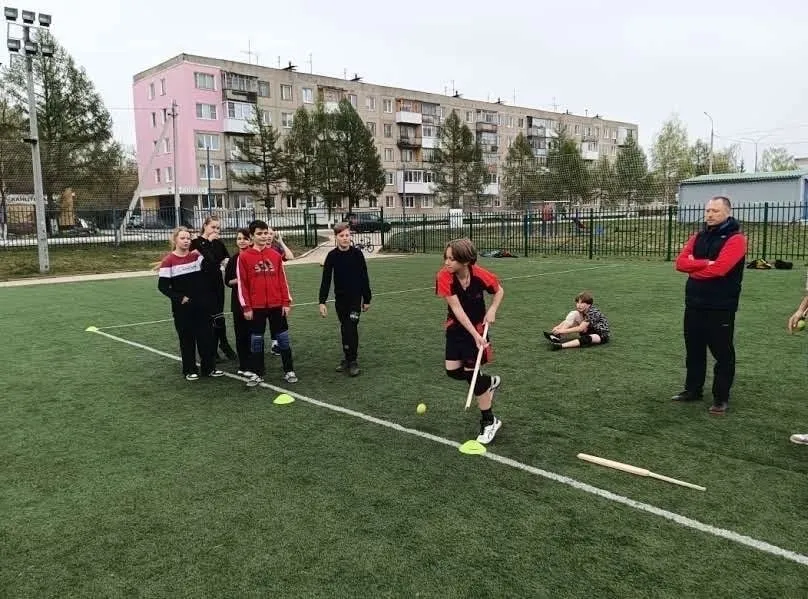 Учимся играть в лапту!