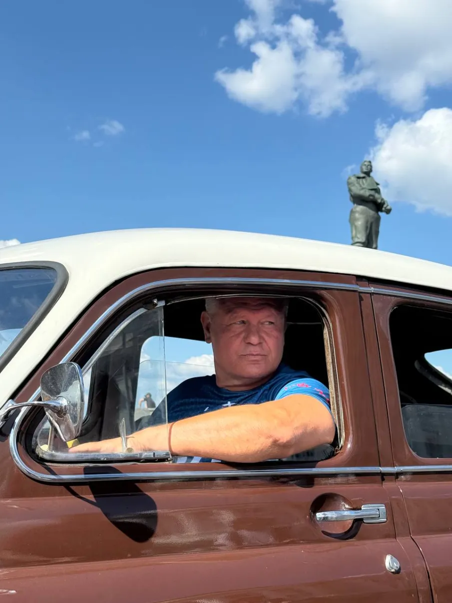 Всемирно известный актер и спортсмен Олег Тактаров совершил ретро-автопробег из Сарова в Нижний Новгород Олег Тактаров посвятил пробег 30-летию победы на турнире по смешанным единоборствам Ultimate Fighting Championship