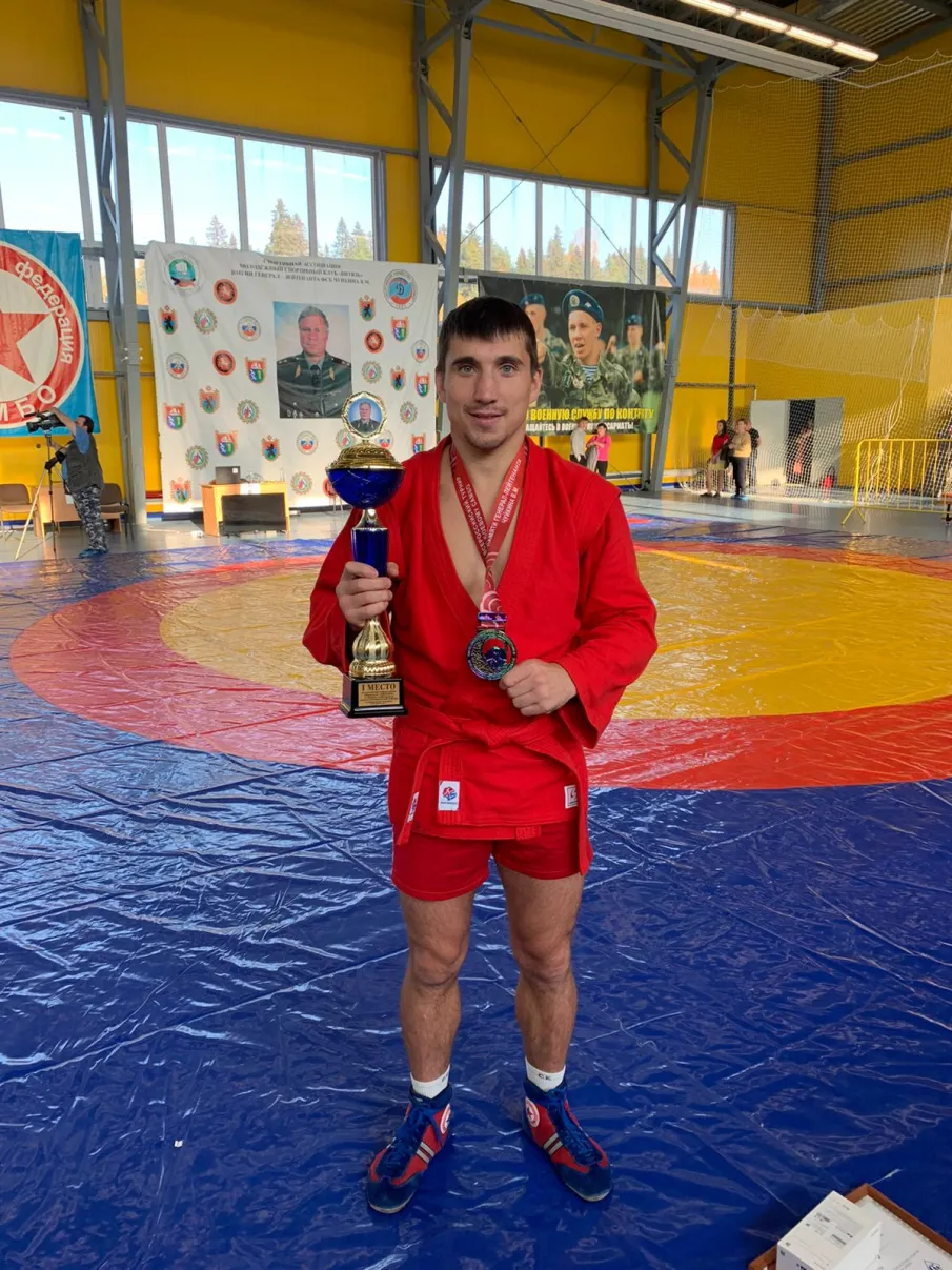 Нижегородец Александр Саликов стал чемпионом в весовой категории 64 кг на Всероссийских соревнованиях по боевому самбо