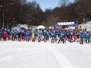 Почти 500 человек вышли на старт лыжного марафона «Нижний 800»
